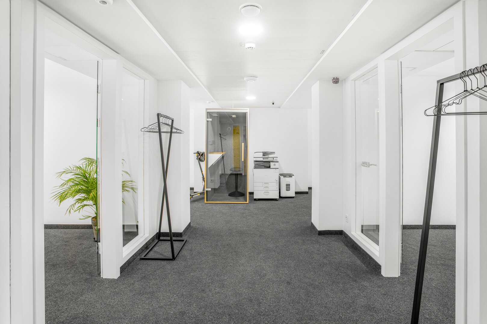 + + + Büroflächen und Co-working in Business-Center | NÄHE KARLSPLATZ + + +