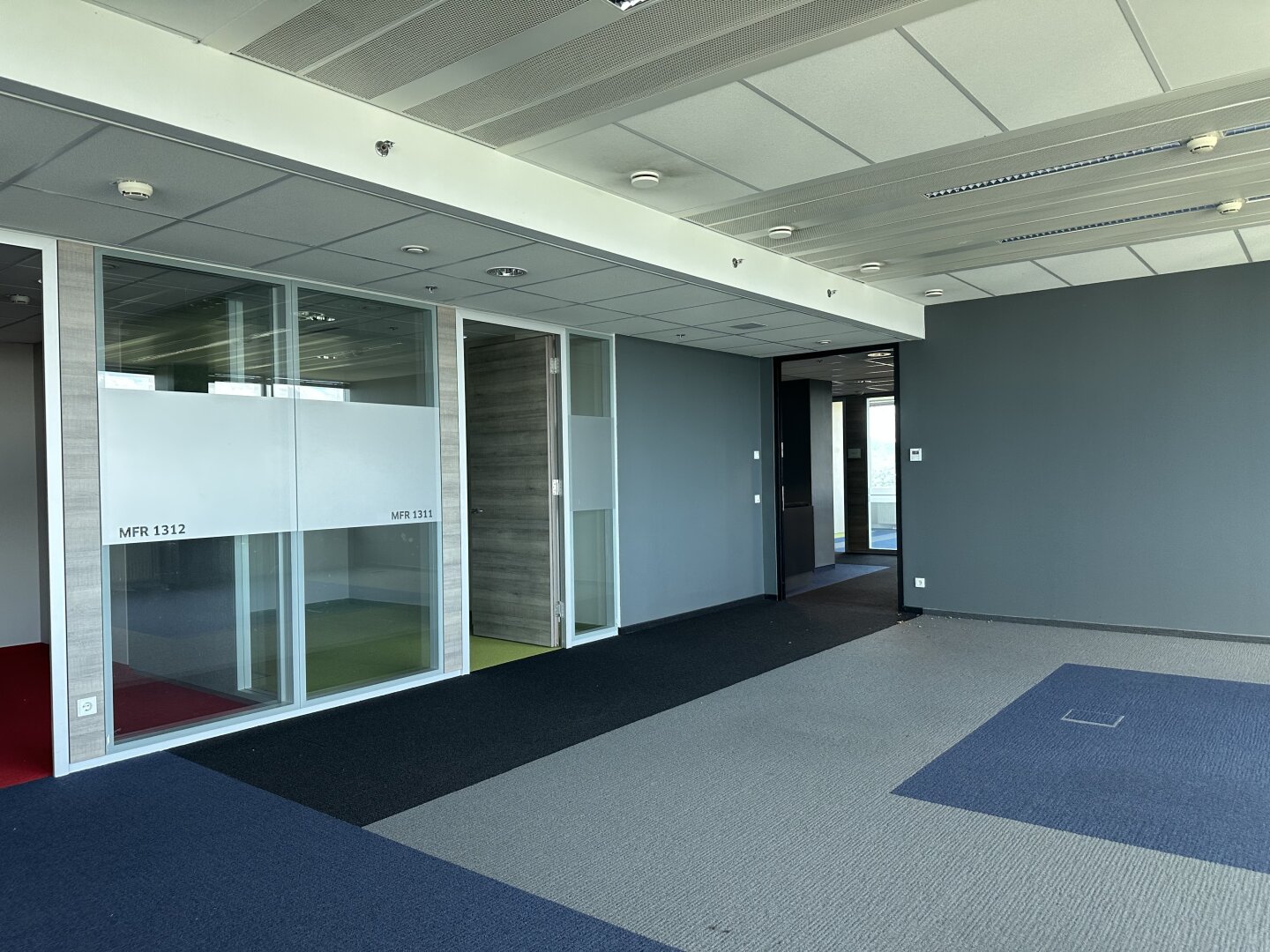 | BÜROS MIT AUSBLICK | IM SATURN TOWER