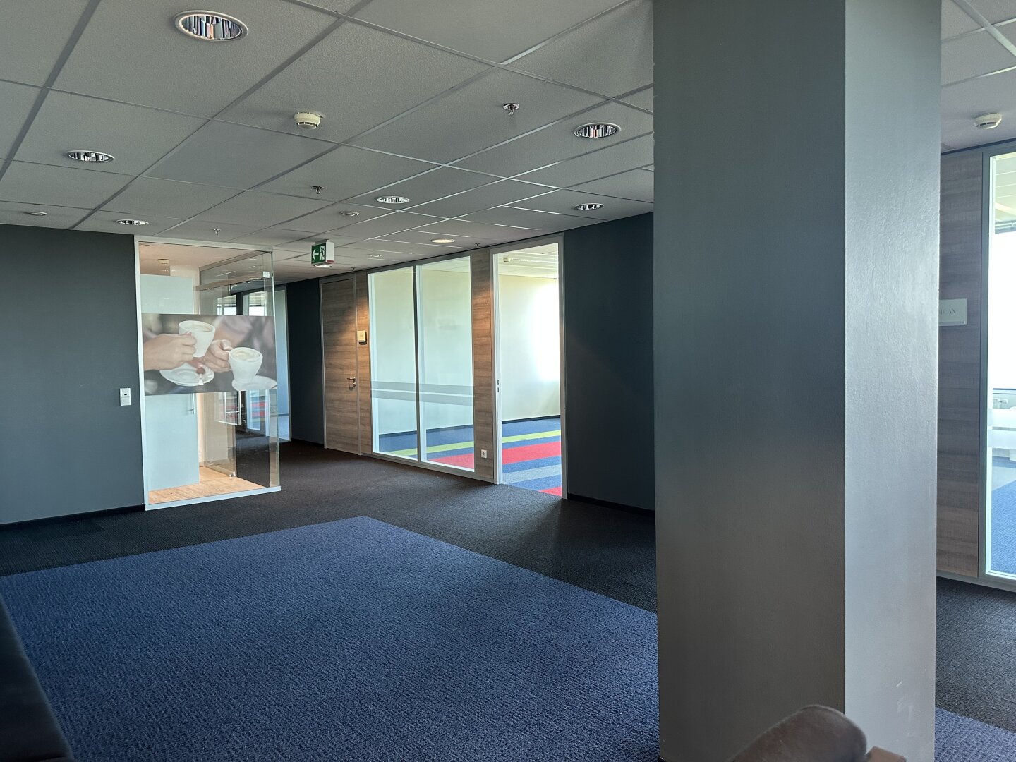 | BÜROS MIT AUSBLICK | IM SATURN TOWER