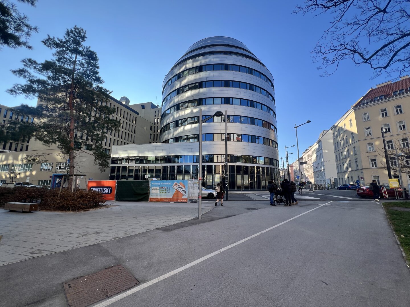 Town Town - CB 10 - Moderne Büro-, Geschäfts- & Lagerflächen