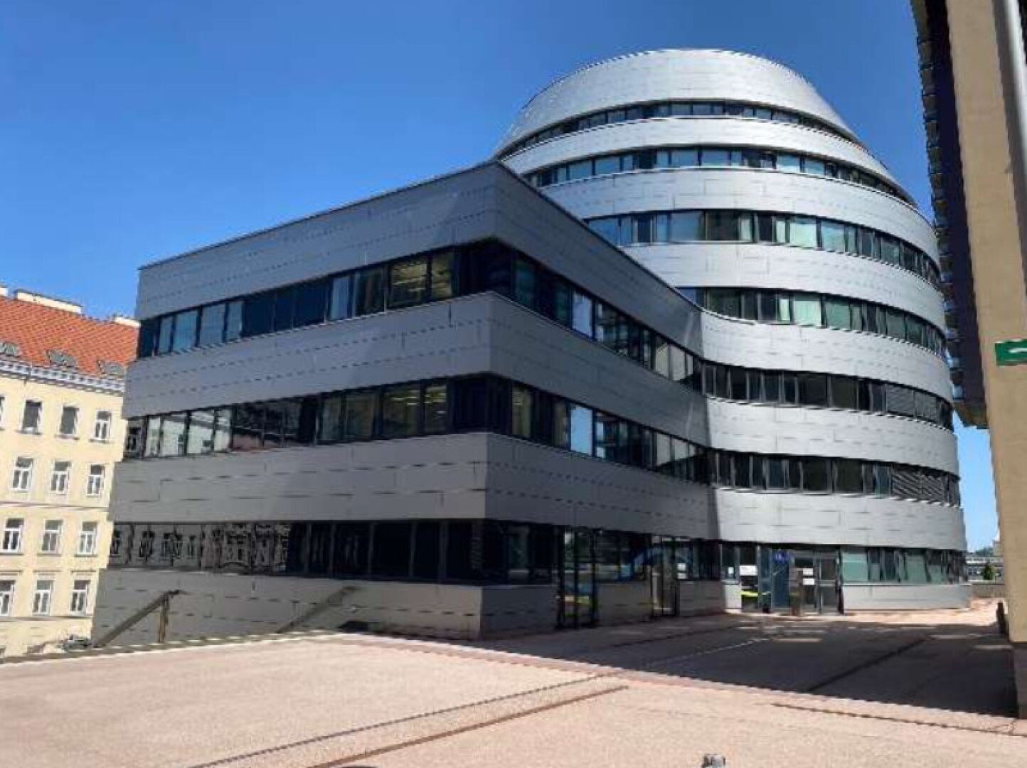 Town Town - CB 10 - Moderne Büro-, Geschäfts- & Lagerflächen