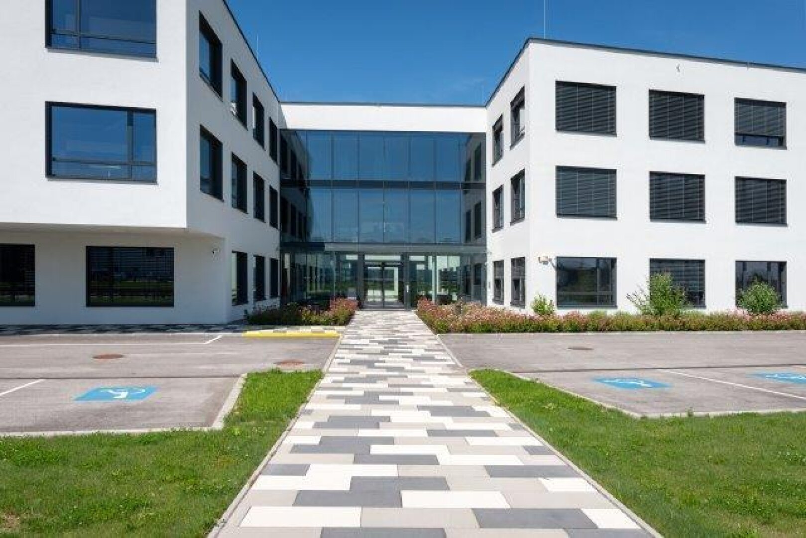 Großzügige Büroflächen im Süden von St. Pölten | Halle | Flugdach | Freifläche | Stellplätze