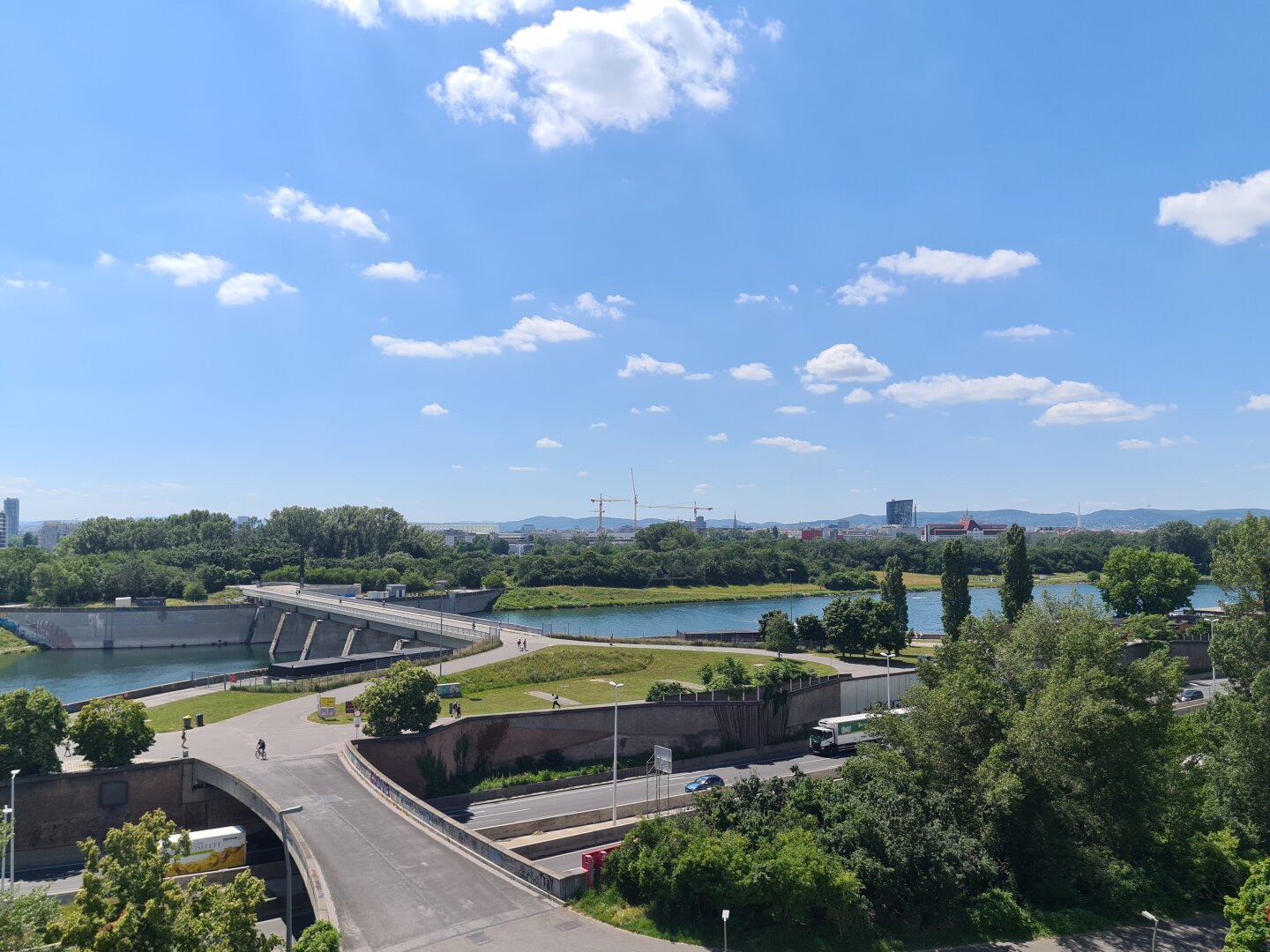 AB AUGUST | 2-ZIMMER | BALKON | AN DER ALTEN DONAU | DONAUSTADTBRÜCKE |