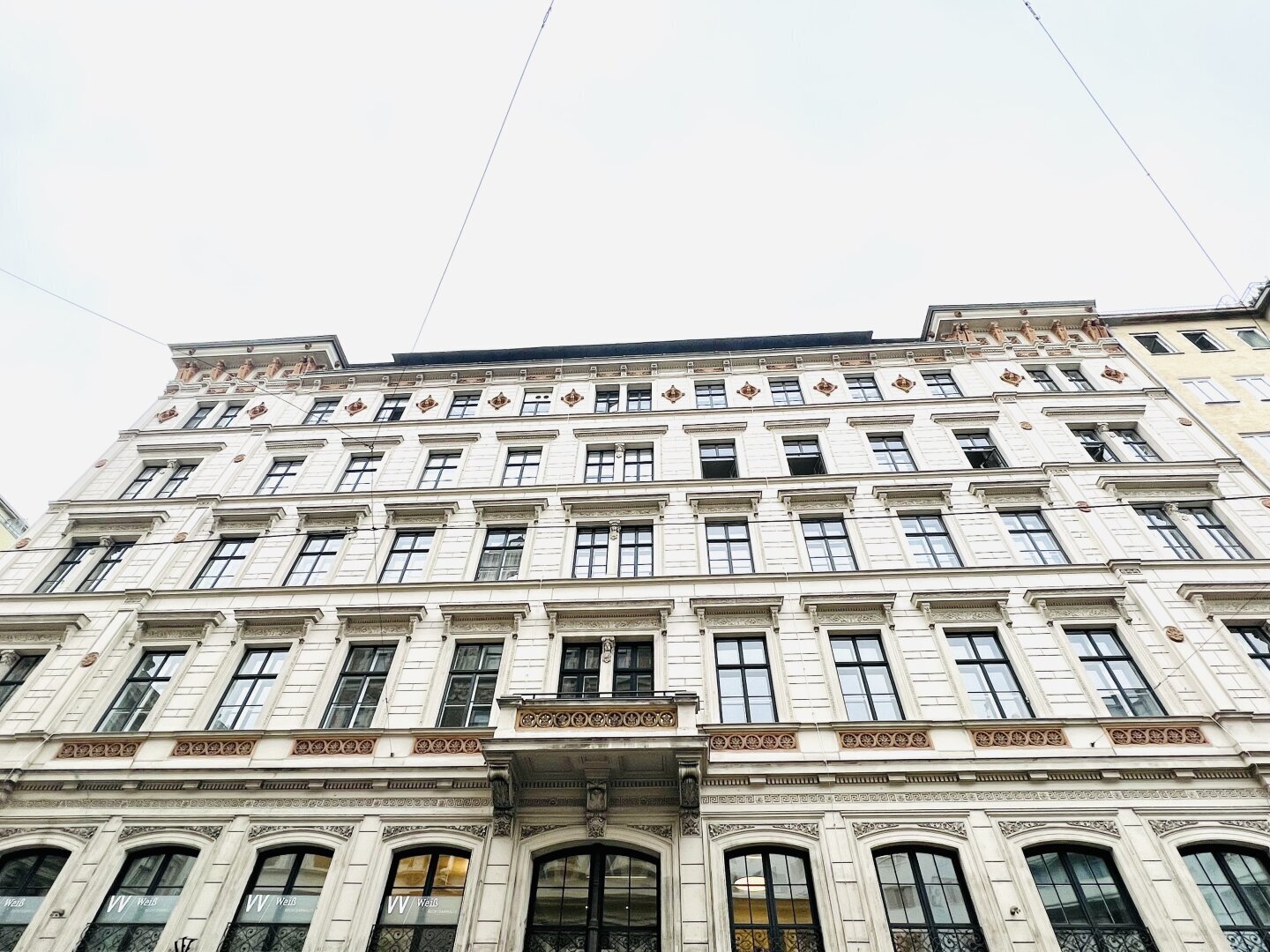 | Geschäftslokal | Edelrohbau | Nahe Ringstraßengalerie