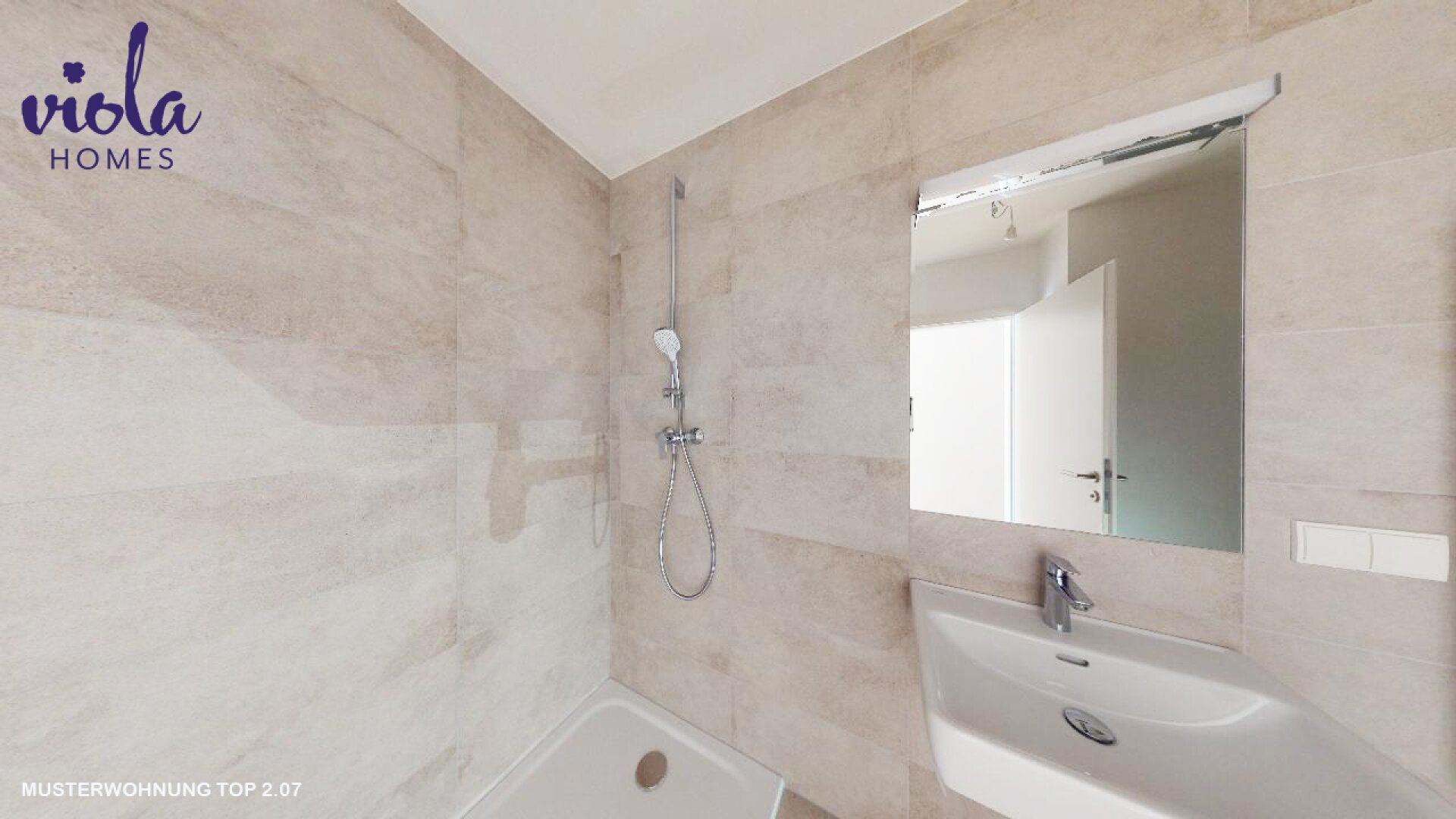 / DACHGESCHOSSWOHNUNG / TERRASSE / LAAER-WALD / 2-ZIMMER / ZWEITBEZUG / VERFÜGBAR AB 1.07.2026
