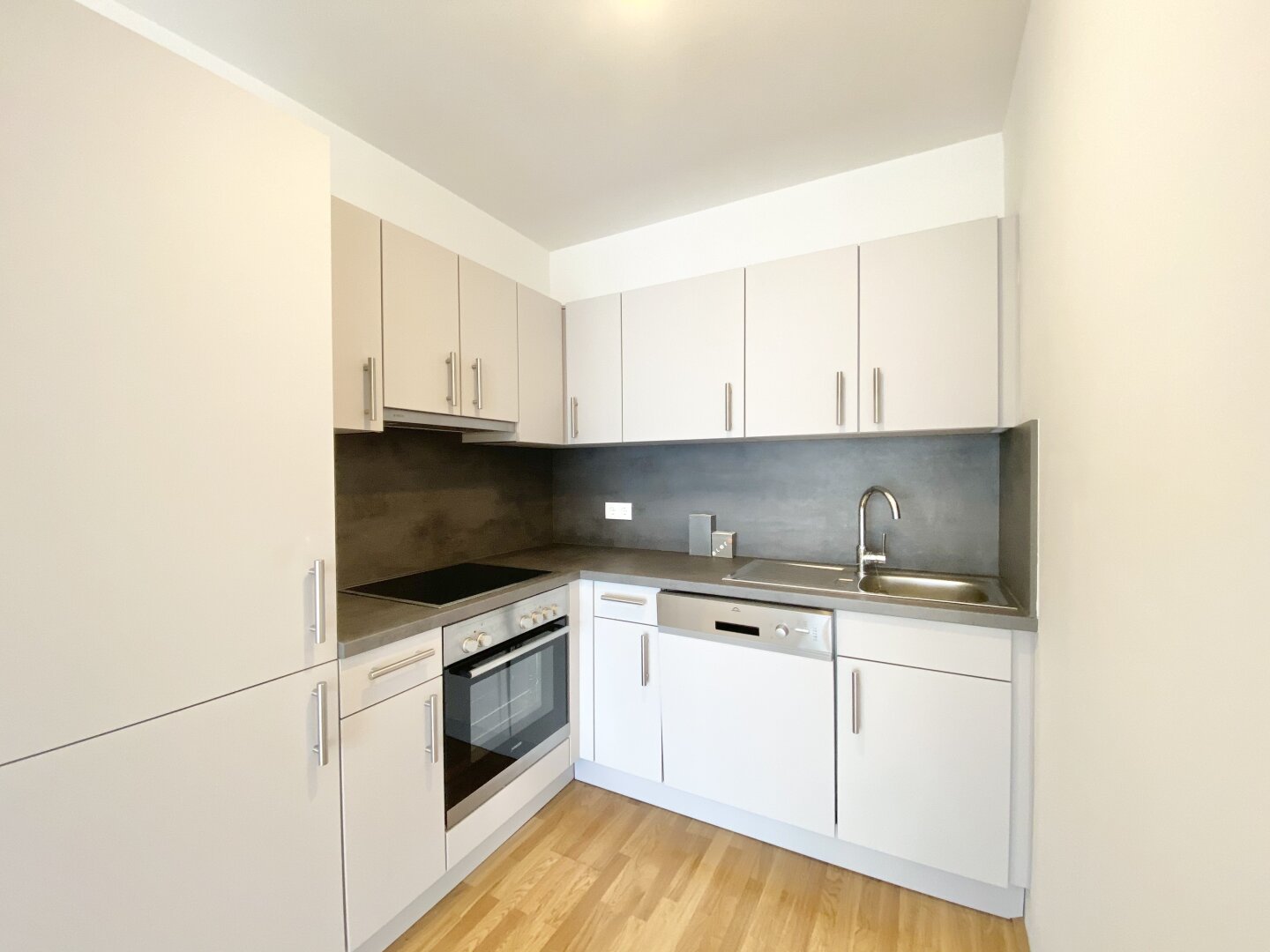 + WOHNEN AM LIESINGBACH + MIT HILFSBEREITSCHAFT + 3D-RUNDGANG + KEINE PROVISION + AB SOFORT + WOHNAVITA