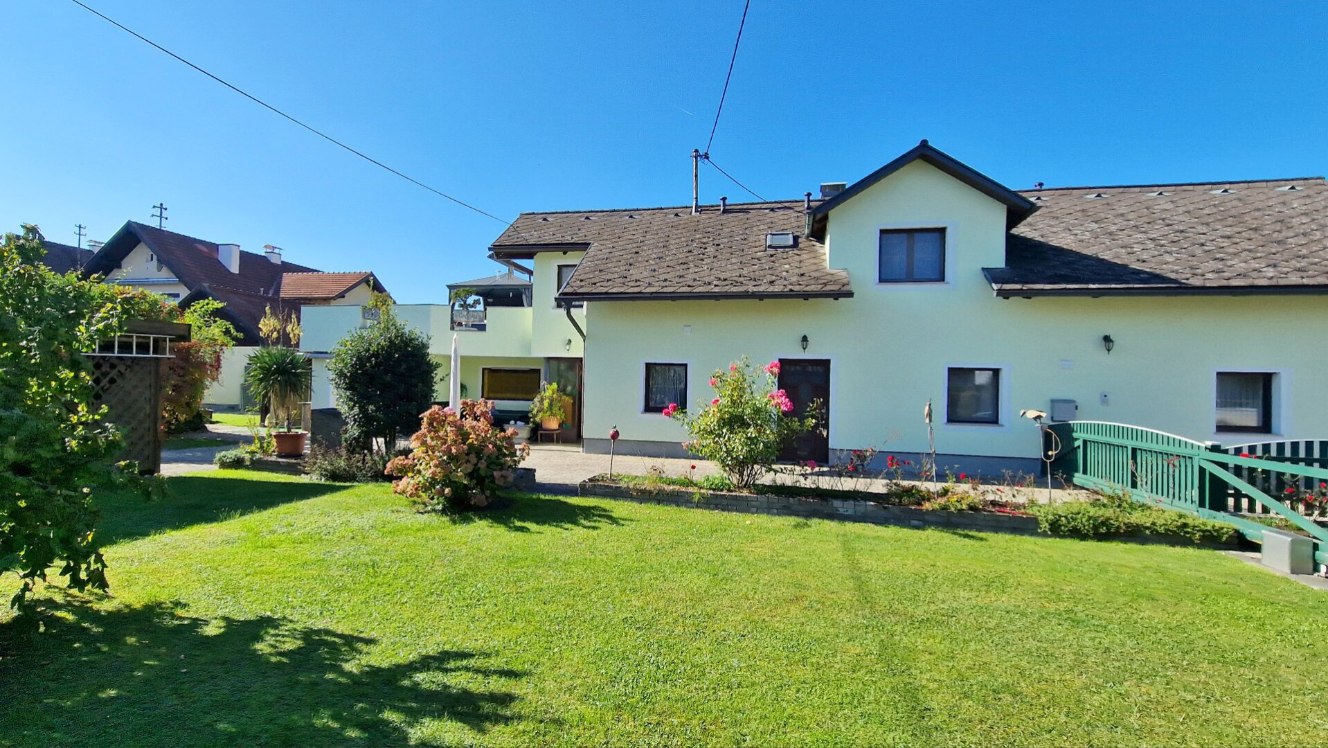 DEIN ZUHAUSE - Ein-/Zweifamilienhaus mit großem Garten und Terrasse in Attnang-Puchheim