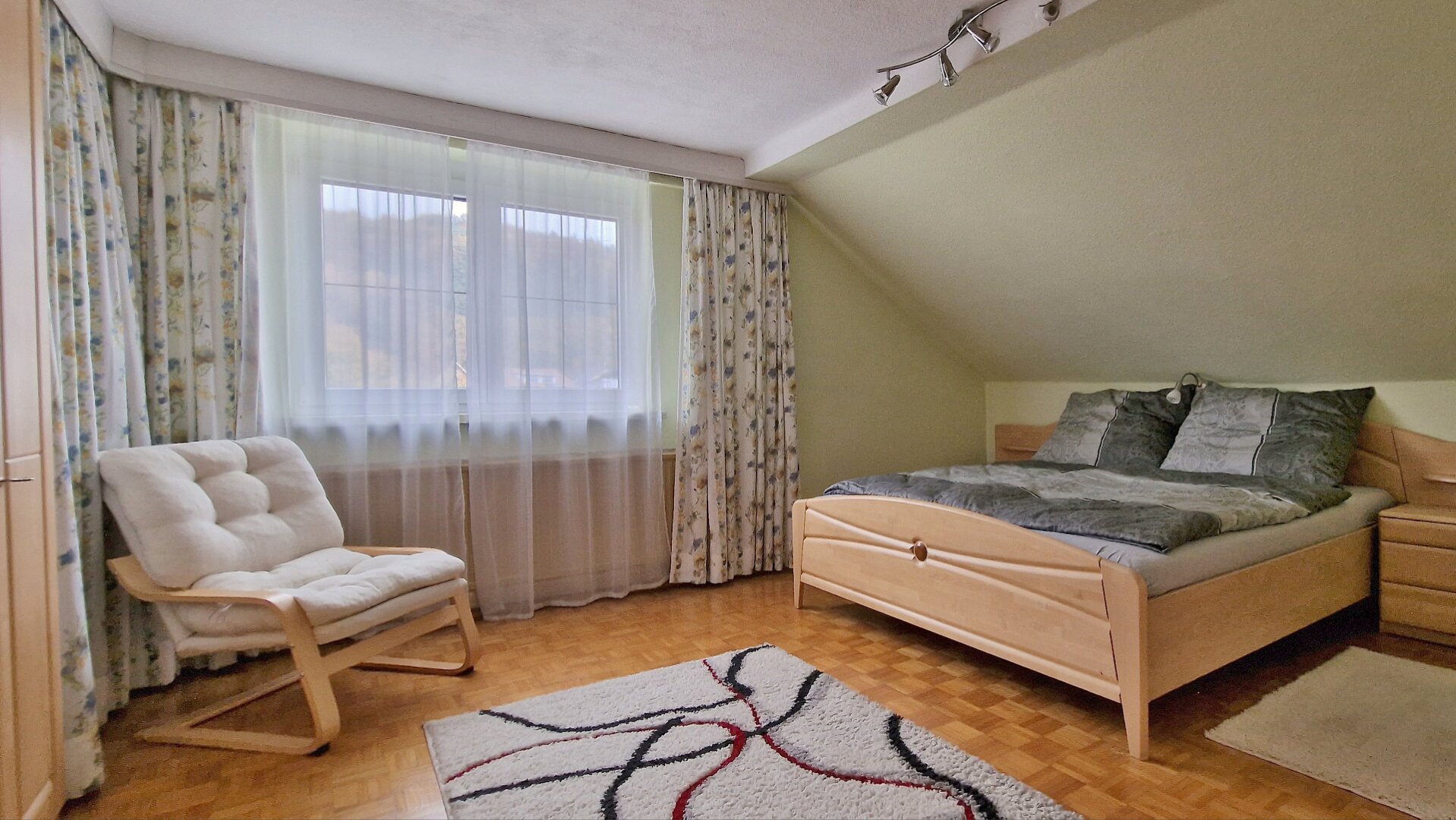 DEIN ZUHAUSE - Ein-/Zweifamilienhaus mit großem Garten und Terrasse in Attnang-Puchheim