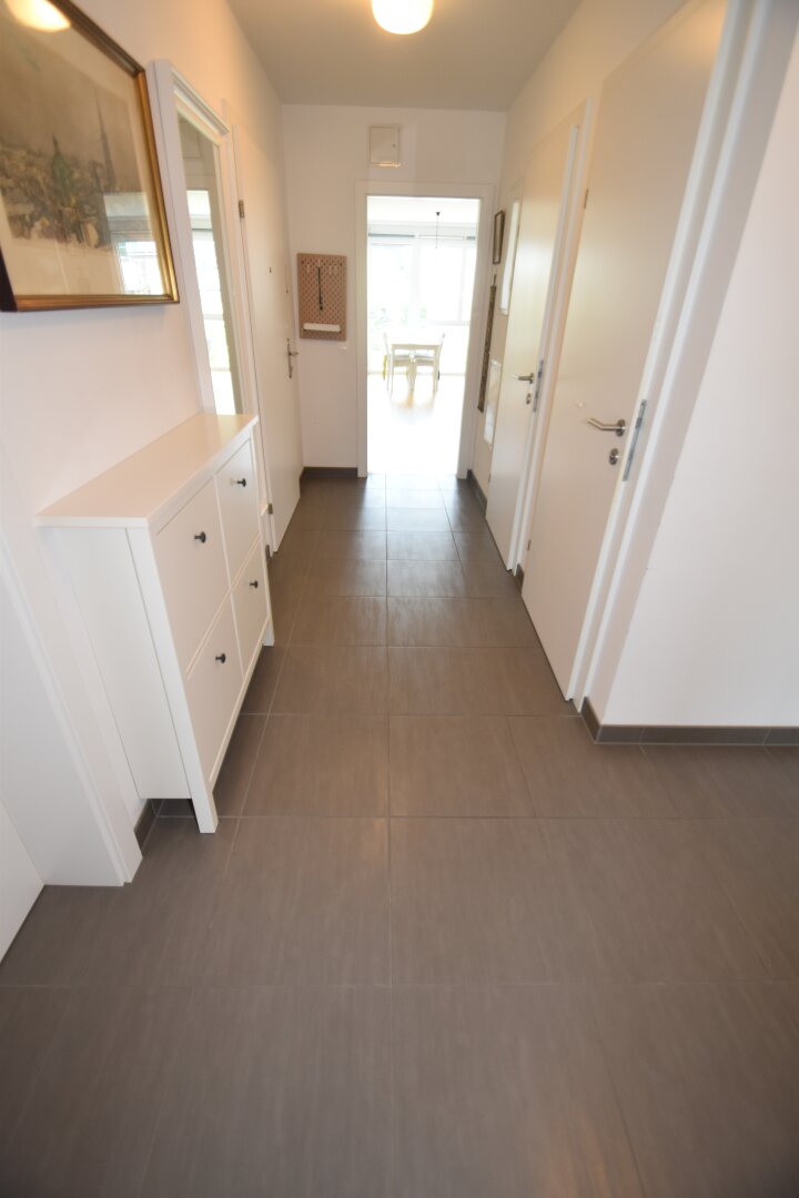BALKONTRAUM NAHE ALTE DONAU: Großzügige 4-Zimmer Wohnung mit 2 Balkonen/Terrassen und Parkplatz