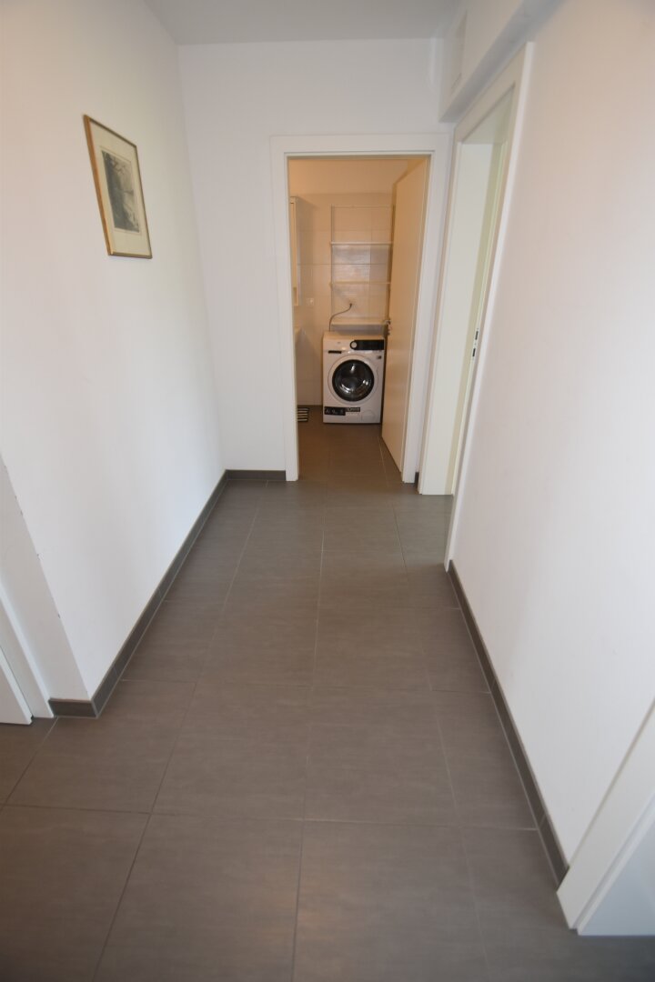 BALKONTRAUM NAHE ALTE DONAU: Großzügige 4-Zimmer Wohnung mit 2 Balkonen/Terrassen und Parkplatz