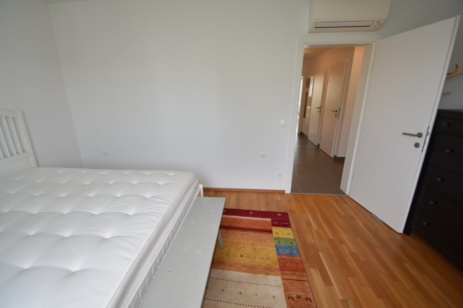 BALKONTRAUM NAHE ALTE DONAU: Großzügige 4-Zimmer Wohnung mit 2 Balkonen/Terrassen und Parkplatz