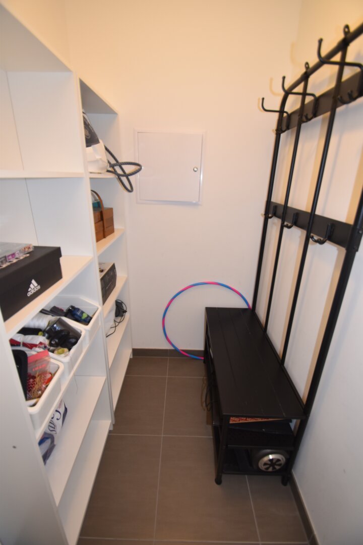 BALKONTRAUM NAHE ALTE DONAU: Großzügige 4-Zimmer Wohnung mit 2 Balkonen/Terrassen und Parkplatz