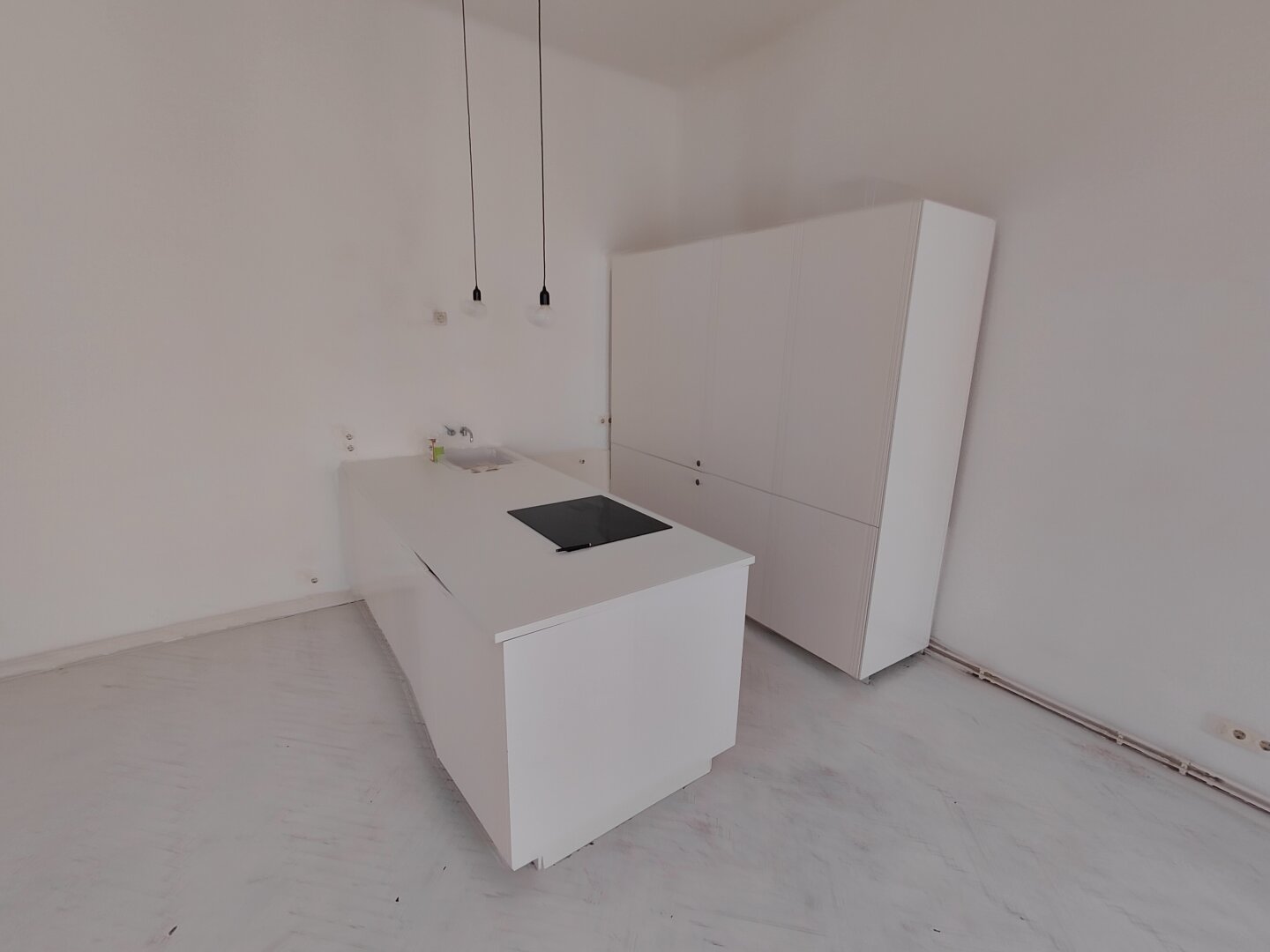 STADTWOHNUNG IN 1070 WIEN: Stilvolle 4-Zimmer Wohnung mit kleinem Balkon