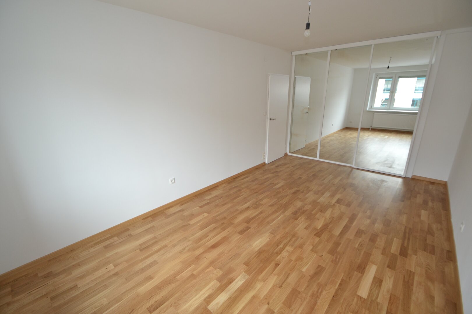LOGGIATRAUM: Sonnige 3-Zimmer Wohnung mit verglaster Loggia nahe U-Bahn - BEFRISTET VERMIETET