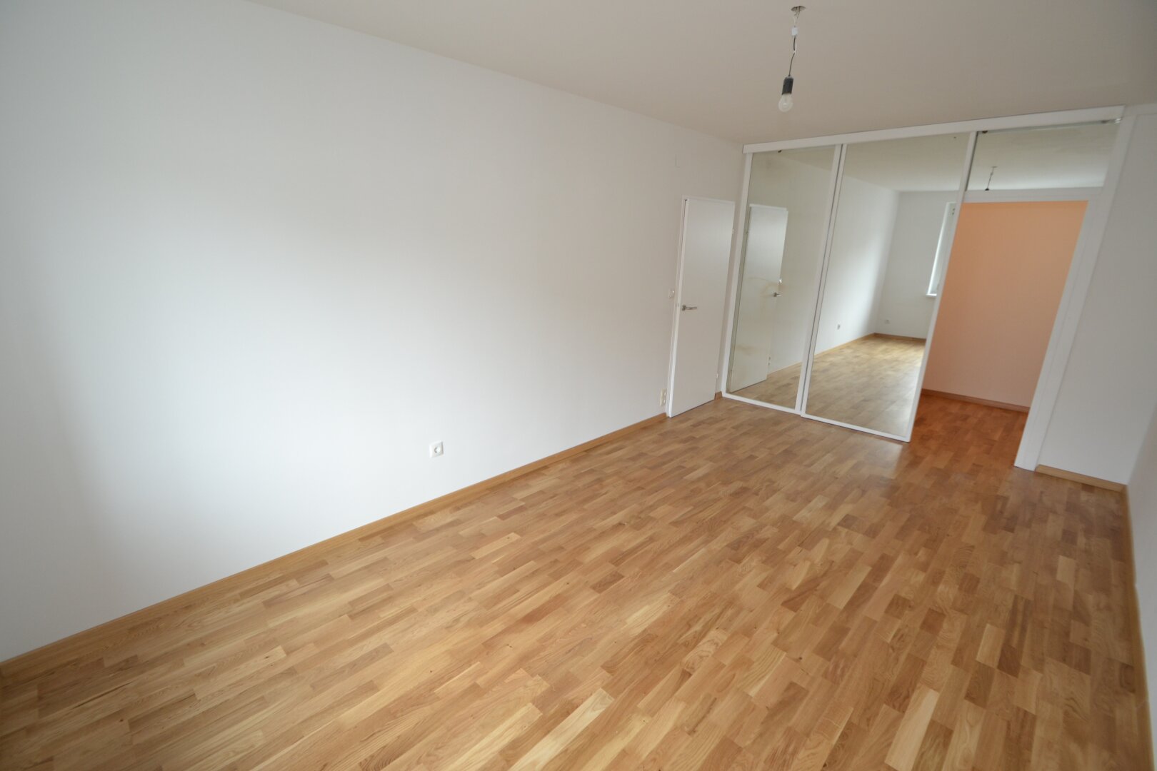 LOGGIATRAUM: Sonnige 3-Zimmer Wohnung mit verglaster Loggia nahe U-Bahn - BEFRISTET VERMIETET