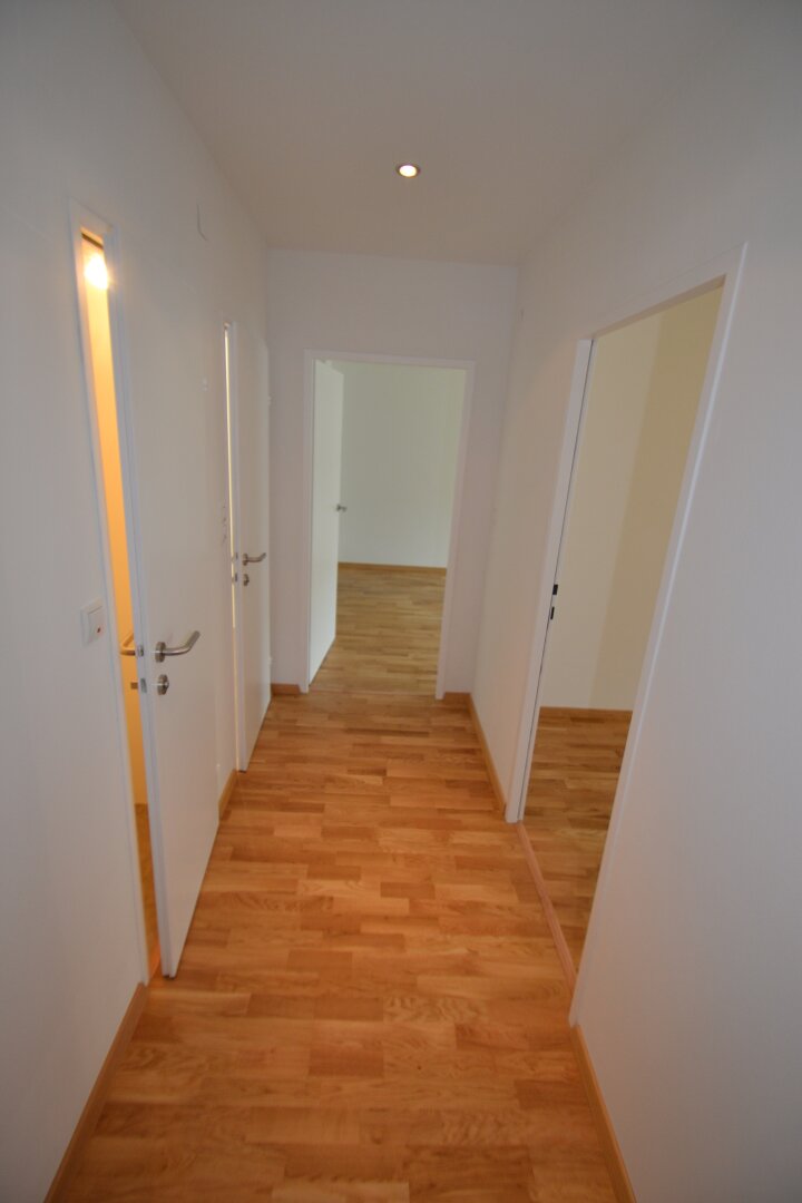 LOGGIATRAUM: Sonnige 3-Zimmer Wohnung mit verglaster Loggia nahe U-Bahn - BEFRISTET VERMIETET
