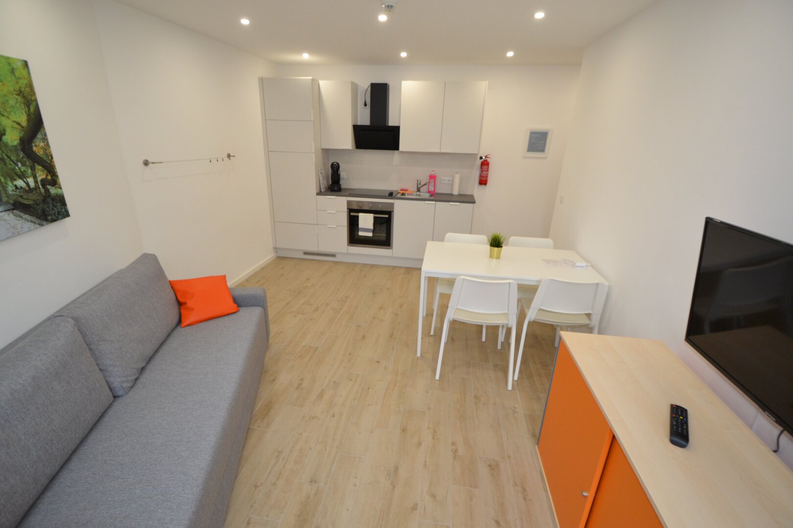 NOTFALLWOHNUNG zur kurzfristigen Nutzung! - PROVISIONSFREI - Voll ausgestattetes Appartement in guter Lage