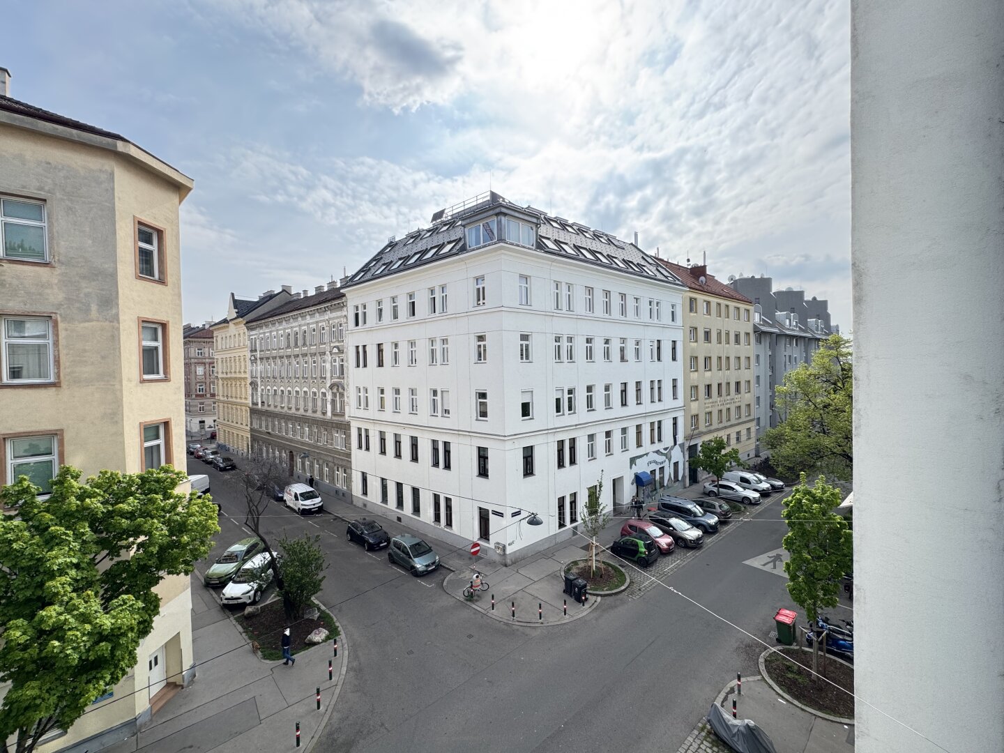 Top 3 Zimmer mit neuer Küche und Einzelgarage - super Lage!