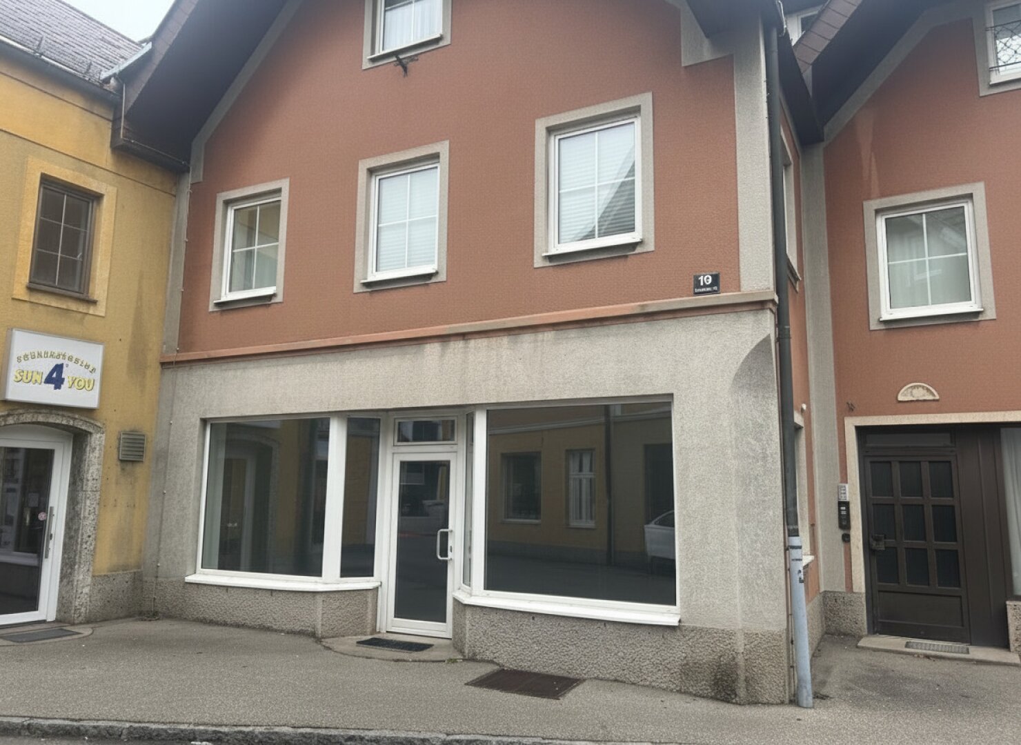 Attraktives Gewerbe Objekt für  Geschäftsfläche , Büro oder Praxisfläche in Vöcklabruck zu MIETEN  ca. 85m² für nur 765,00 € mtl.!