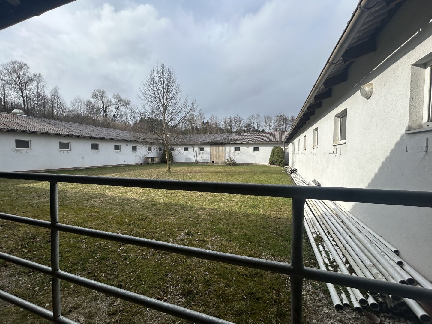 Romantischer Reithof mit Potential