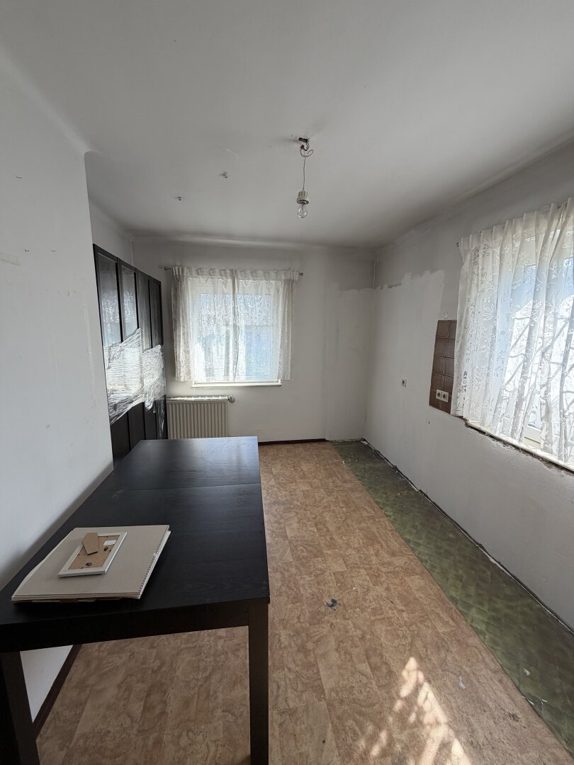 Doppelhaushälfte in Enns, Garten, Balkon, sanierungsbedürftig!