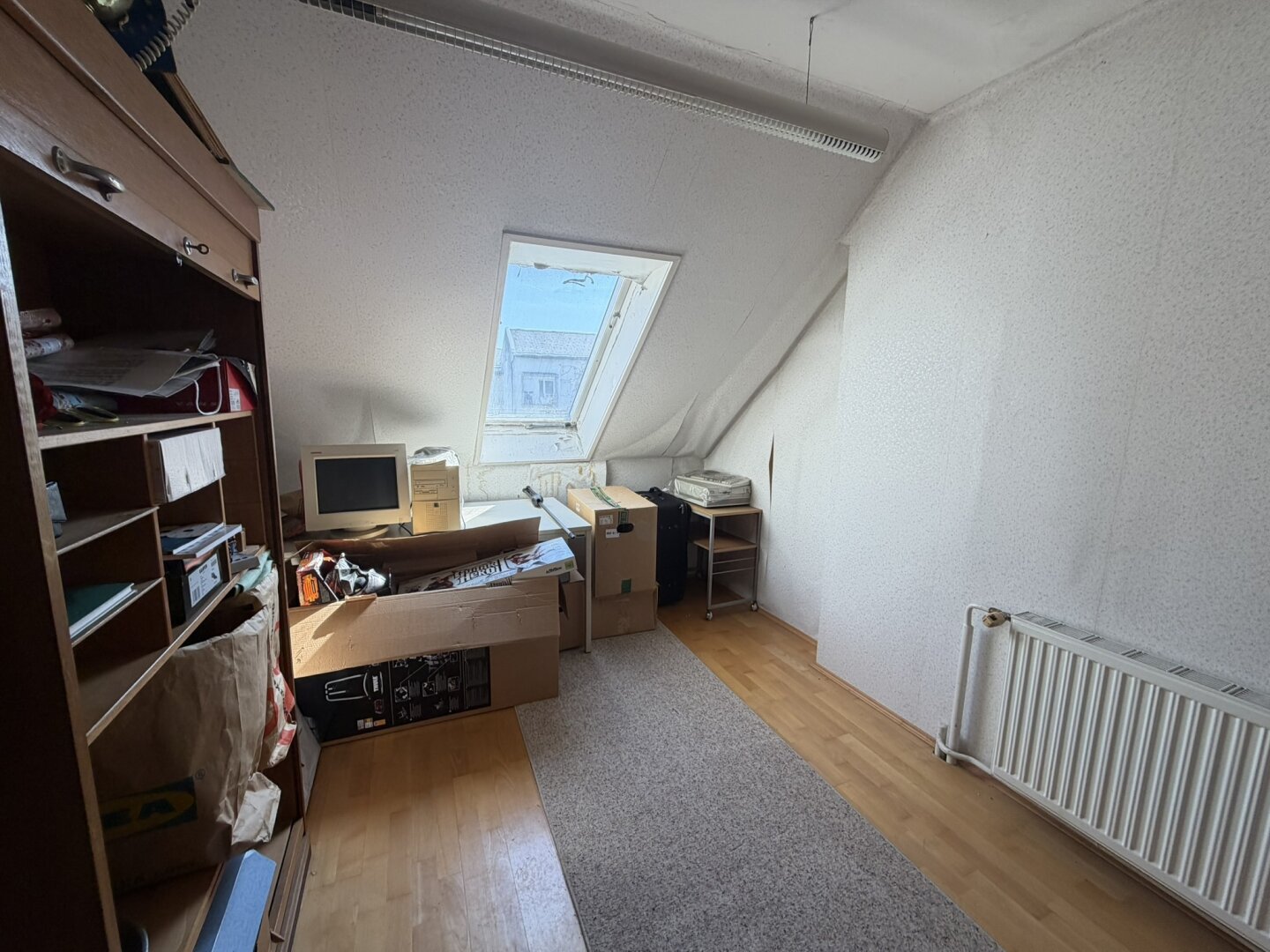 Doppelhaushälfte in Enns, Garten, Balkon, sanierungsbedürftig!