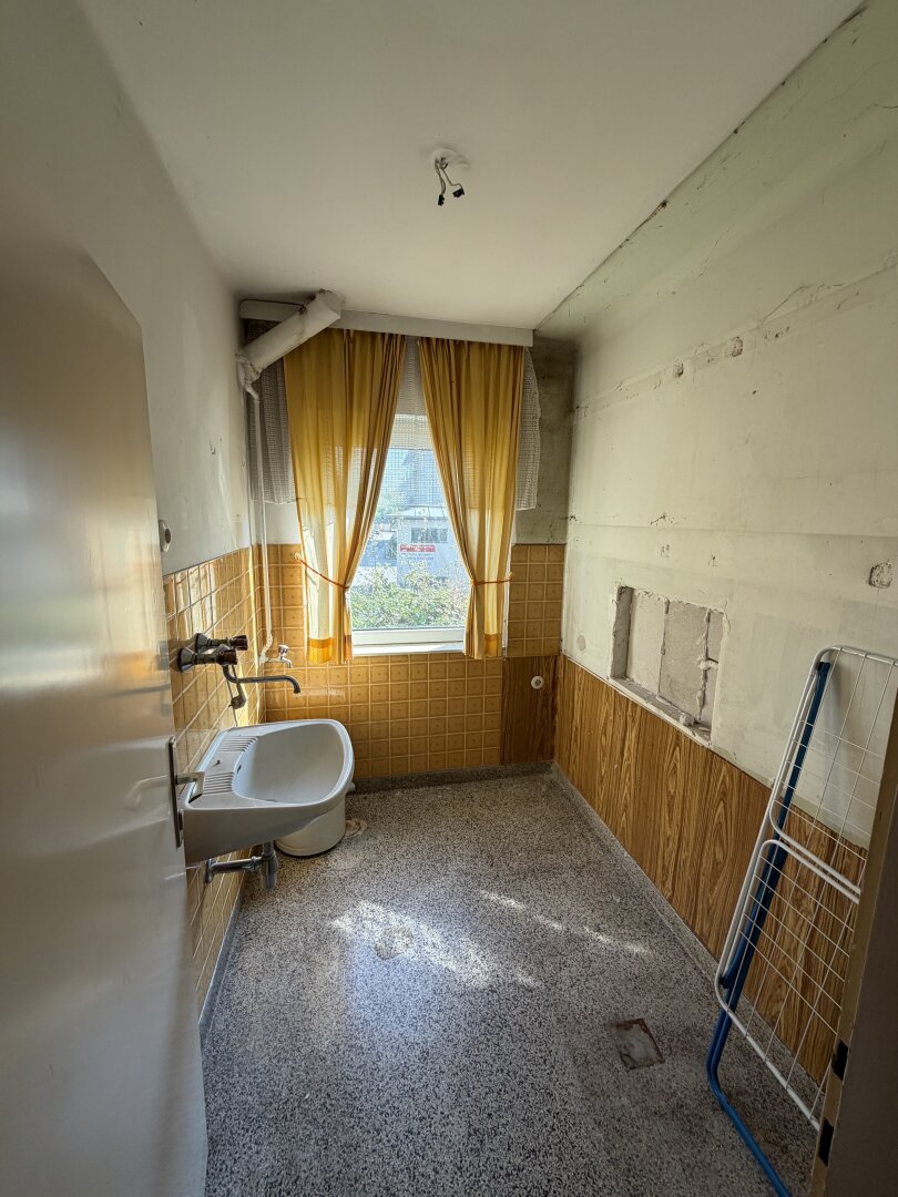 Doppelhaushälfte in Enns, Garten, Balkon, sanierungsbedürftig!