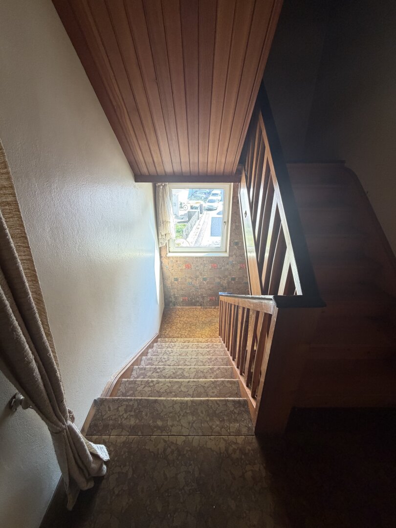 Doppelhaushälfte in Enns, Garten, Balkon, sanierungsbedürftig!