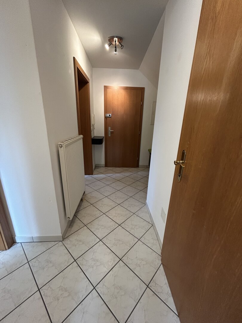 Charmante 2-Zi Dachgeschoßwohnung mit Balkon über den Dächern von Vöcklabruck !