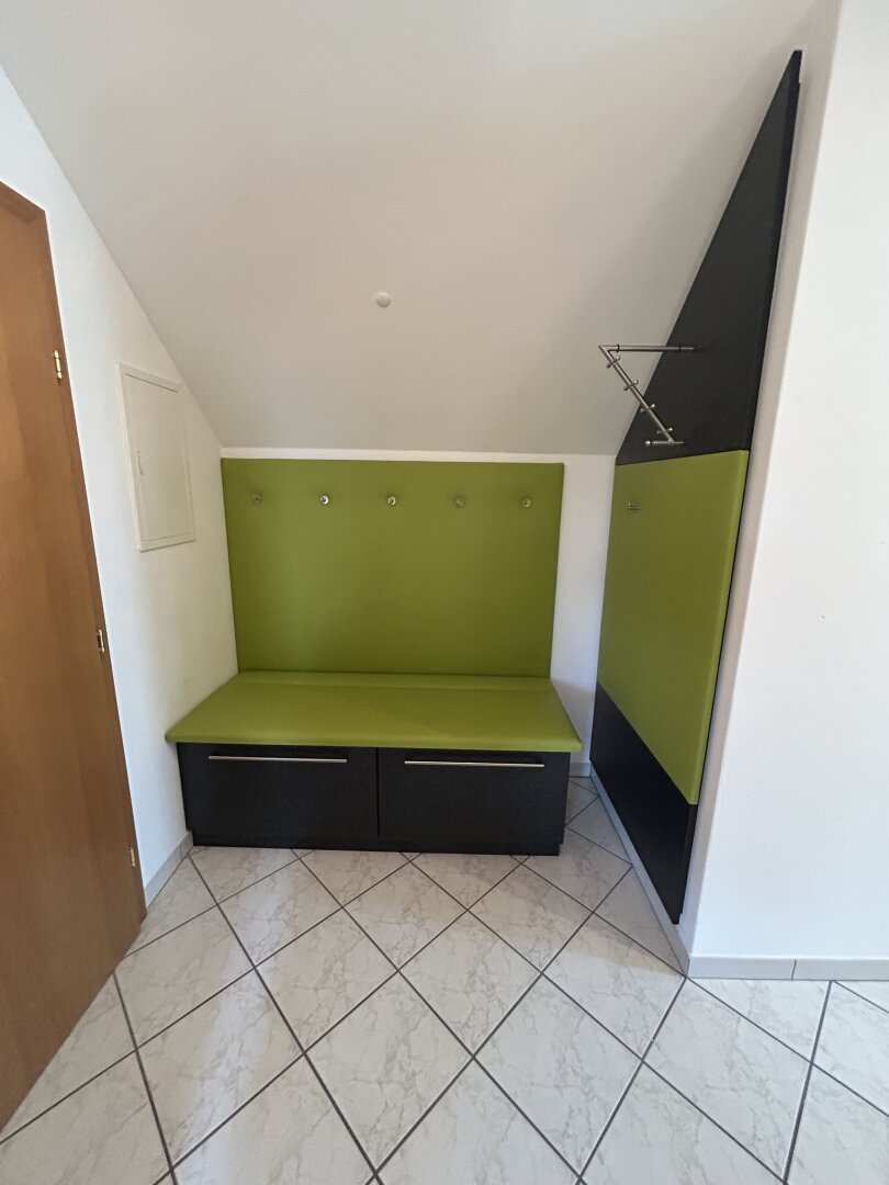 Charmante 2-Zi Dachgeschoßwohnung mit Balkon über den Dächern von Vöcklabruck !