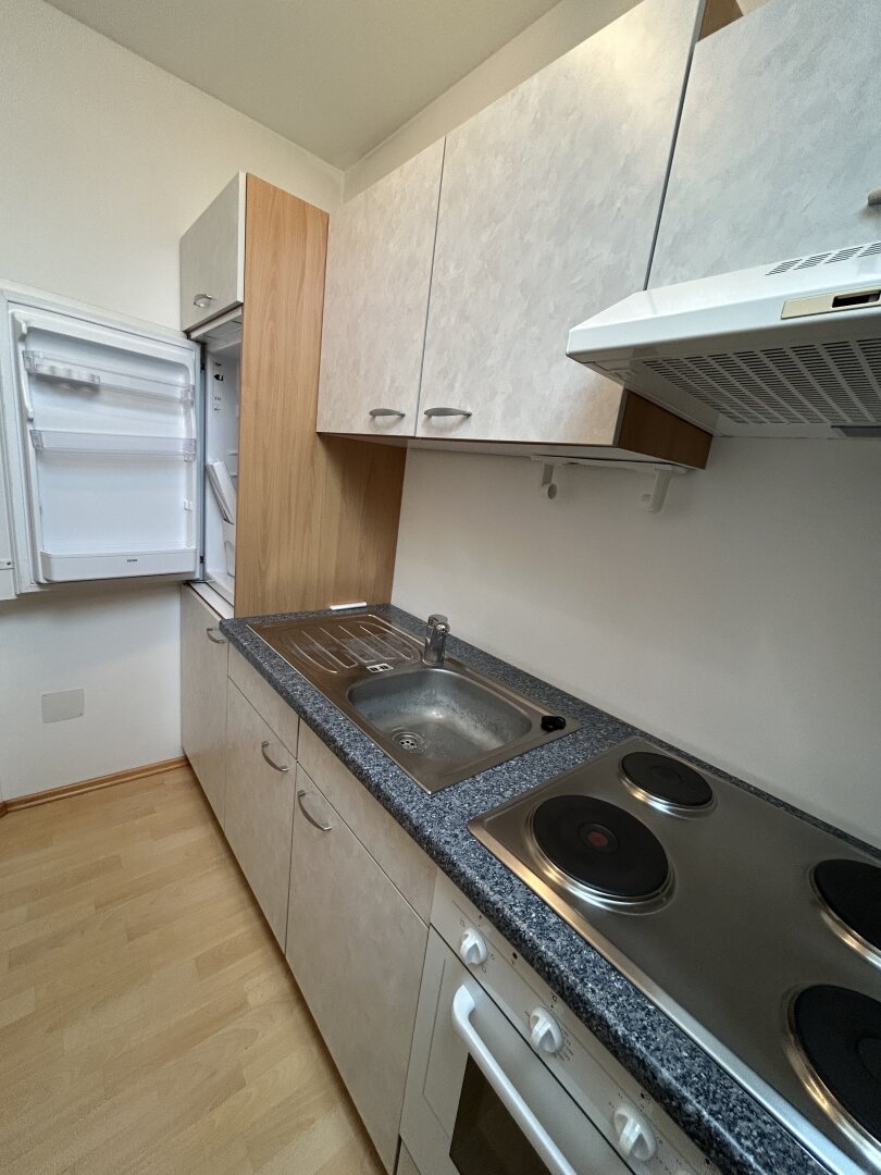 Charmante 2-Zi Dachgeschoßwohnung mit Balkon über den Dächern von Vöcklabruck !