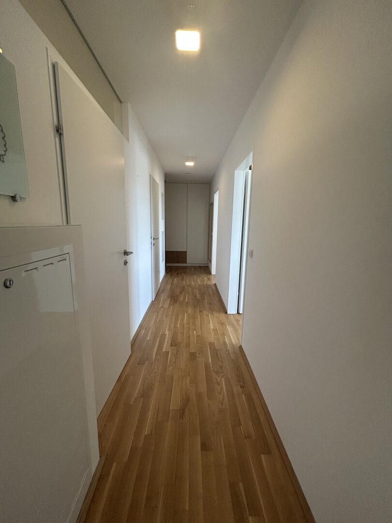 Neuwertige 3-Zi Terrassenwohnung in Vöcklabruck voll Eingerichtet mit Balkon, um nur 798.-