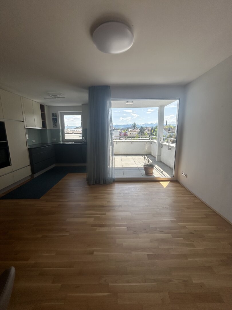 Neuwertige 3-Zi Terrassenwohnung in Vöcklabruck voll Eingerichtet mit Balkon, um nur 798.-