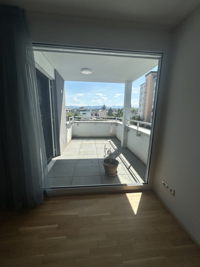 Neuwertige 3-Zi Terrassenwohnung in Vöcklabruck voll Eingerichtet mit Balkon, um nur 798.-
