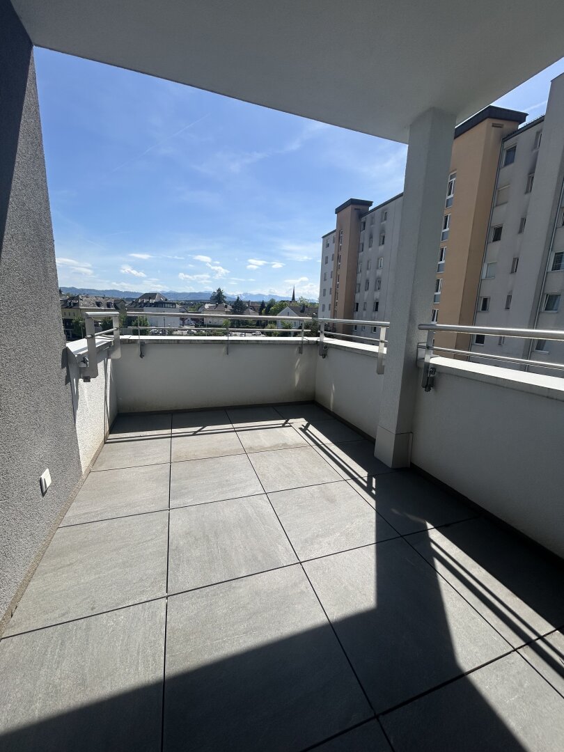 Neuwertige 3-Zi Terrassenwohnung in Vöcklabruck voll Eingerichtet mit Balkon, um nur 798.-