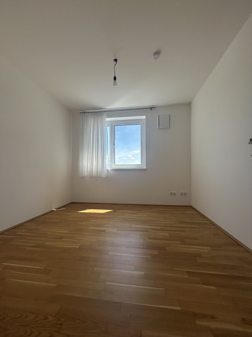 Neuwertige 3-Zi Terrassenwohnung in Vöcklabruck voll Eingerichtet mit Balkon, um nur 798.-