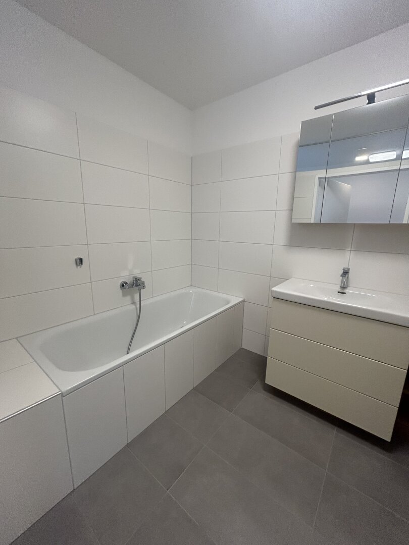 Neuwertige 3-Zi Terrassenwohnung in Vöcklabruck voll Eingerichtet mit Balkon, um nur 798.-