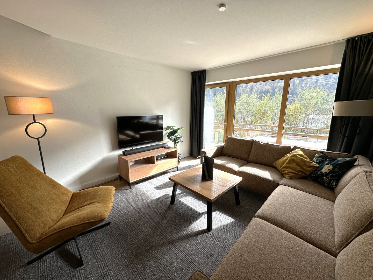 5710 Kaprun; Exklusive Ferienwohnung zur Kapitalanlage und Eigennutzung ! 3 Zimmerwohnung 102m² vollmöbliert, 2 Tiefgaragenplätze
