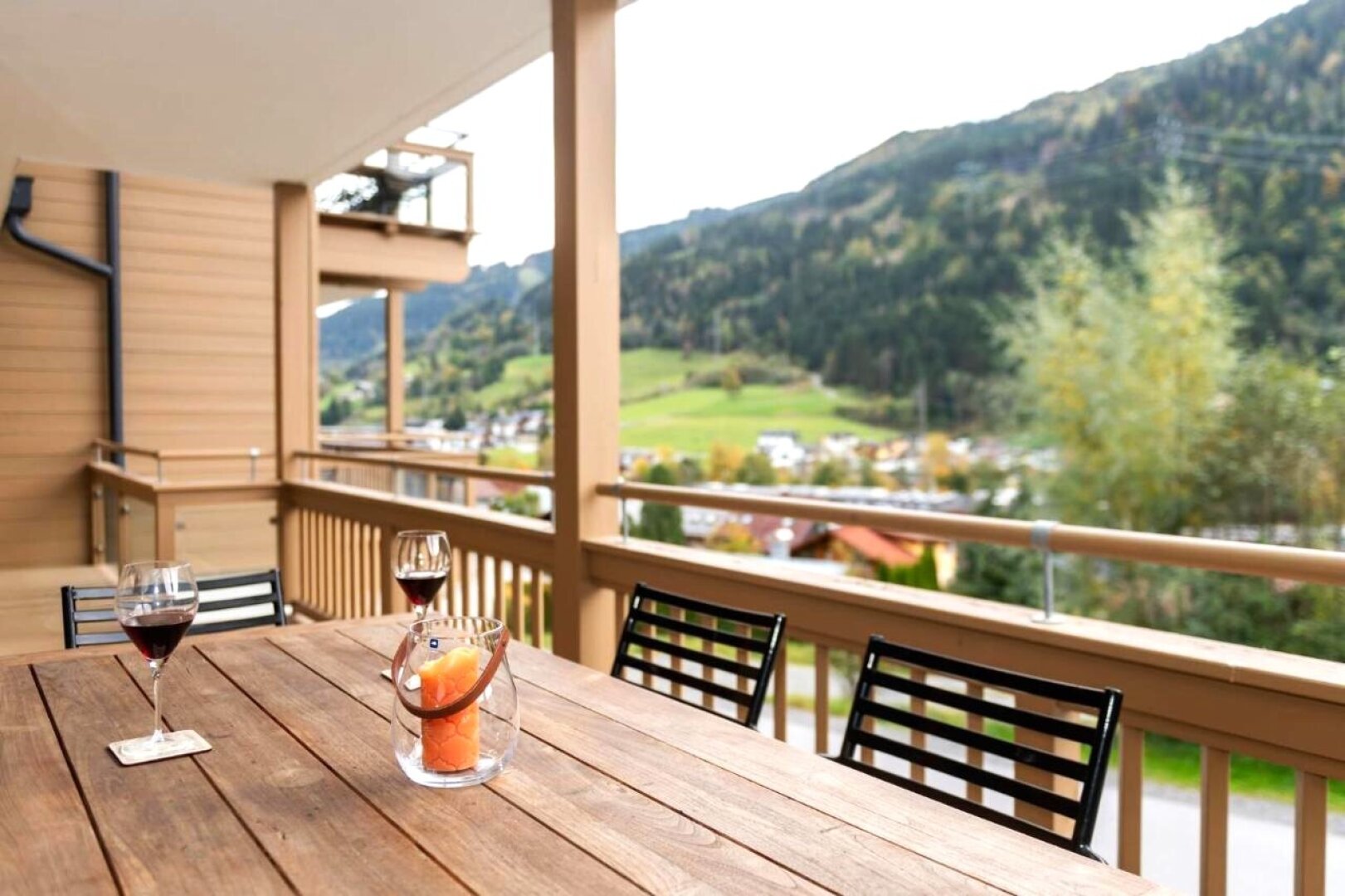5710 Kaprun; Exklusive Ferienwohnung zur Kapitalanlage und Eigennutzung ! 3 Zimmerwohnung 102m² vollmöbliert, 2 Tiefgaragenplätze