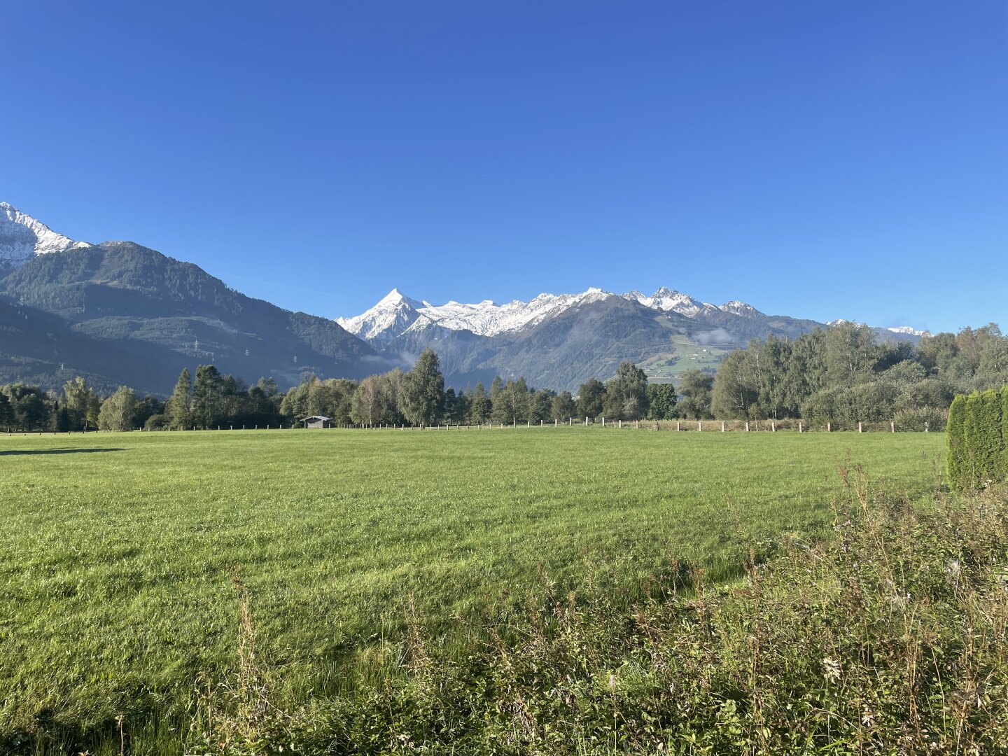 Atemberaubendes Grundstück mit traumhaften Blick auf das Kitzsteinhorn am Golfplatz zu verkaufen