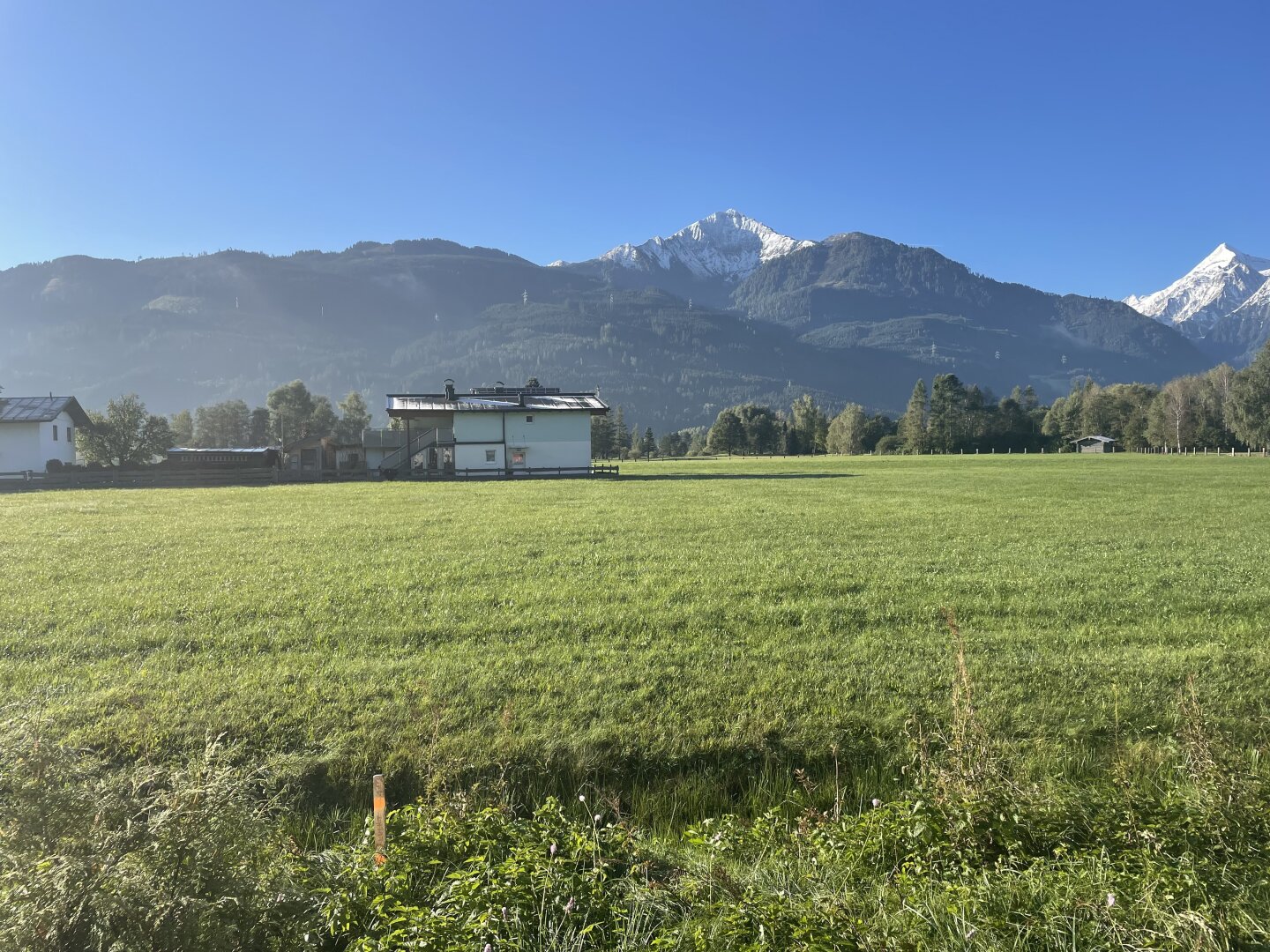 Atemberaubendes Grundstück mit traumhaften Blick auf das Kitzsteinhorn am Golfplatz zu verkaufen