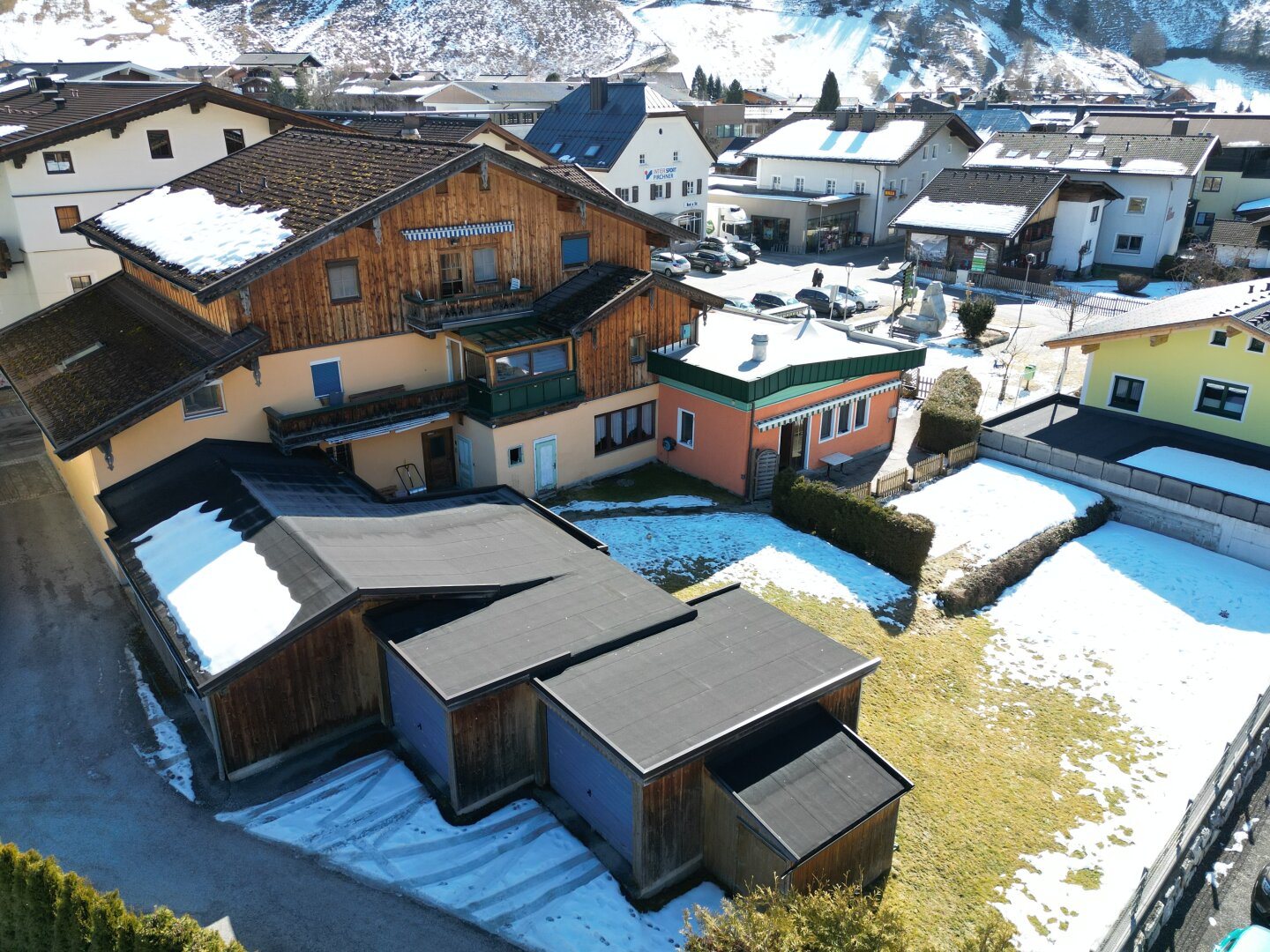 Mehrfamilienhaus mit ausgezeichnetem Restaurant in absoluter Bestlage von Rauris