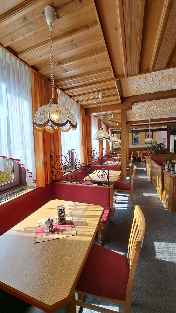 Mehrfamilienhaus mit ausgezeichnetem Restaurant in absoluter Bestlage von Rauris