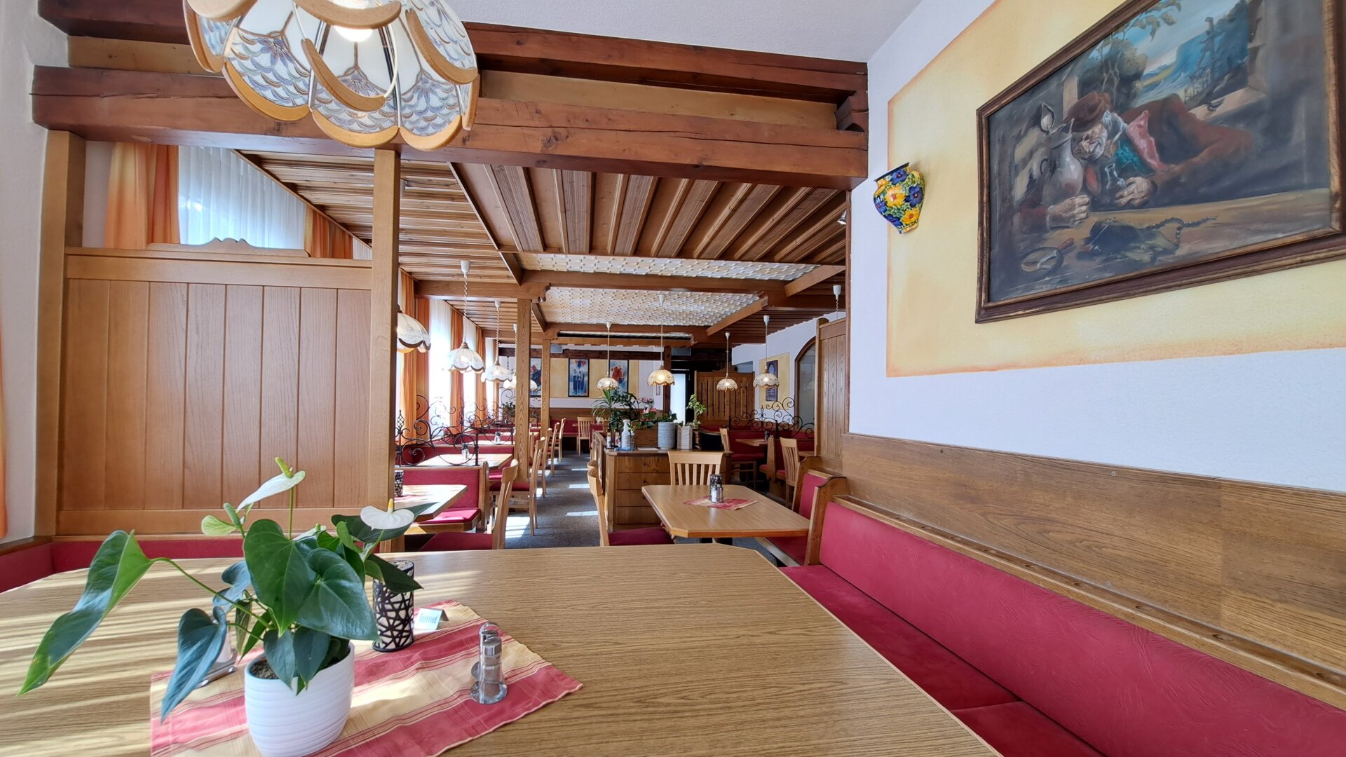 Mehrfamilienhaus mit ausgezeichnetem Restaurant in absoluter Bestlage von Rauris