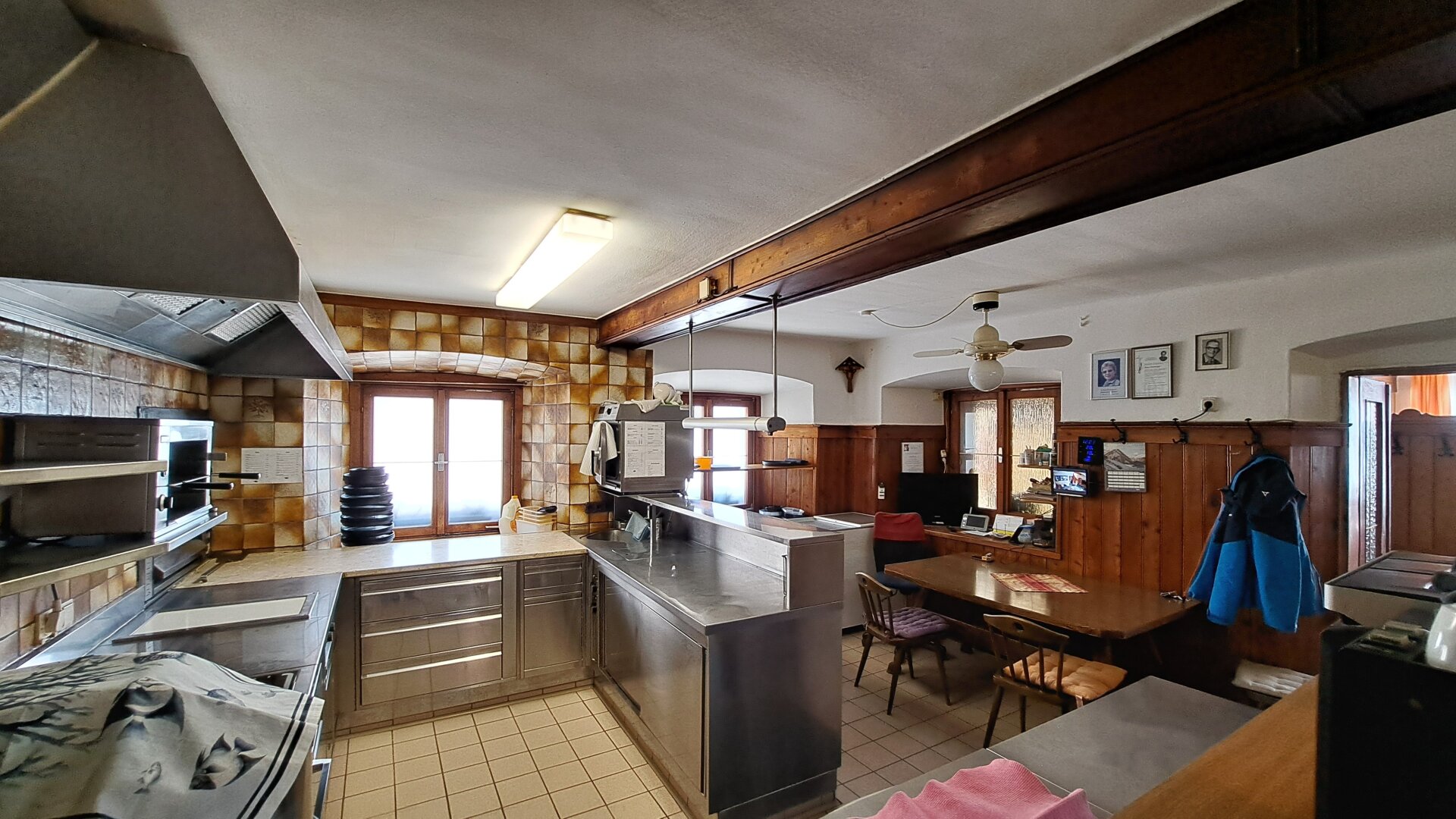 Mehrfamilienhaus mit ausgezeichnetem Restaurant in absoluter Bestlage von Rauris