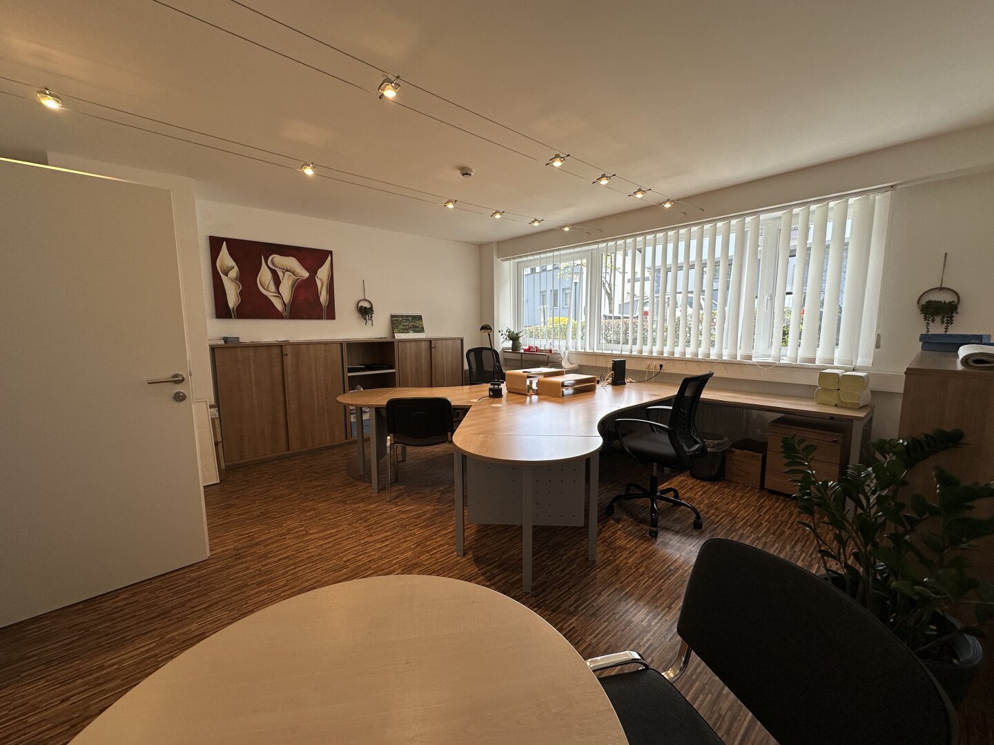 Helle Bürofläche im Zentrum von Zell am See zu vermieten | Teeküche | Tiefgarage