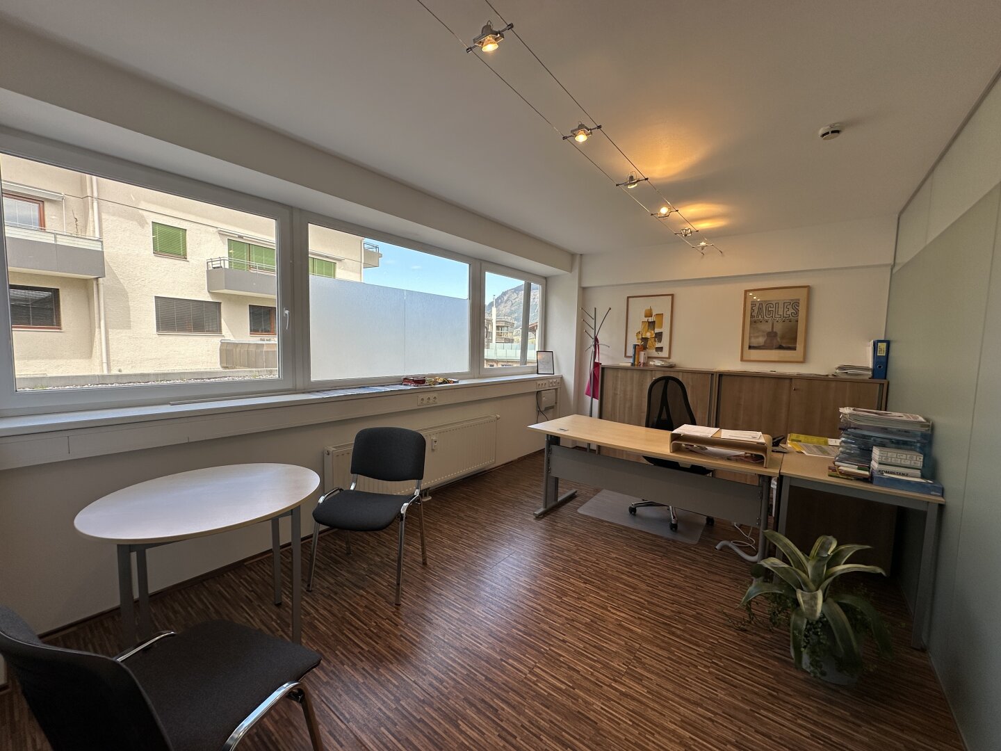 Helle Bürofläche im Zentrum von Zell am See zu vermieten | Teeküche | Tiefgarage