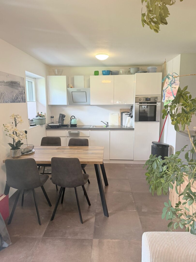 Perfekte Starter- oder Anlegerimmobilie: 2-Zimmer Dachgeschosswohnung zentral in Bruck