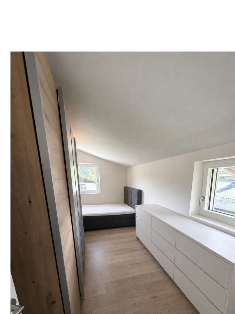 Perfekte Starter- oder Anlegerimmobilie: 2-Zimmer Dachgeschosswohnung zentral in Bruck