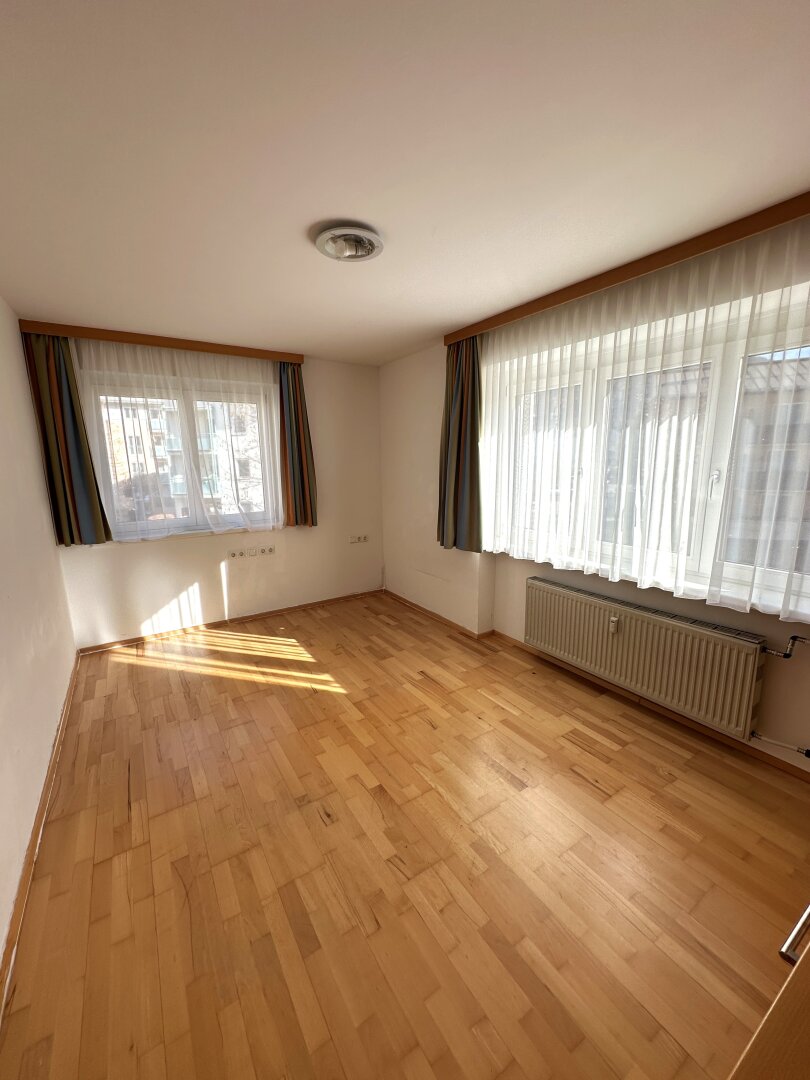 5700 Zell am See: Ab SOFORT !! Schüttdorf: zentral gelegene, sonnige, helle 3 Zimmerwohnung 80m²!